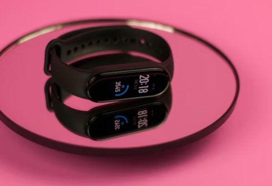 Futuristic Smartwatch Bands Redefining Style in 2025